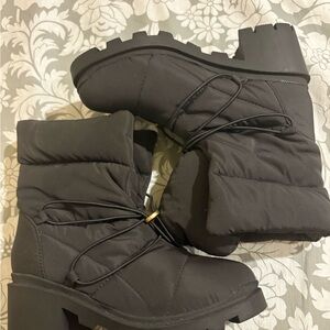 Black Quilted Women's Boots